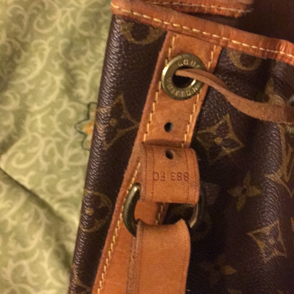 VTG 1988 Louis Vuitton leather Petit Noé